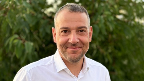 Porträtfoto von Prof. Andrés Lasagni.
