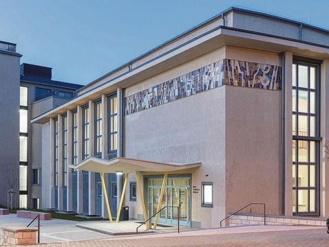 Barkhausenbau, Schönfeldhörsaal