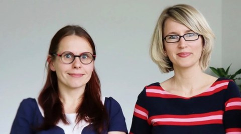 Prof. Anke Langner und Schulleiterin Maxi Heß