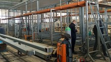 Alle 33 Module bestehen aus einer reinen Stahlkonstruktion. Im Februar/März wurden sie im europäischen Ausland vorgefertigt.
