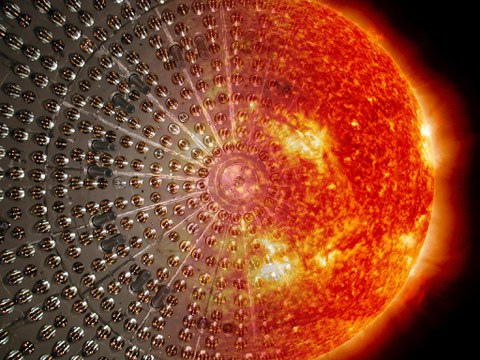 Darstellung einer glühenden Sonne vor dunklem Hintergrund, links im Bild lösen sich die Konturen auf.