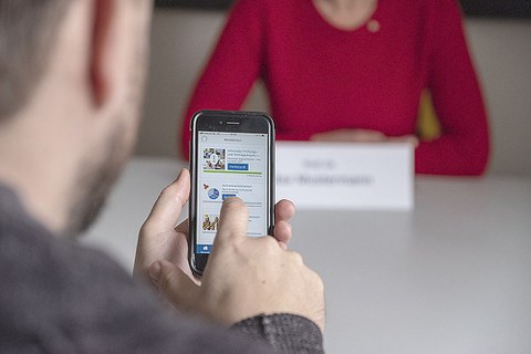 Nicht bis zum Tag X warten, sondern vorher aktiv werden - das Online-Training der TUD-Wissenschaftler zur Bewältigung von Prüfungs- und Vortragsangst ist auf PC, Laptop und Smartphone nutzbar.