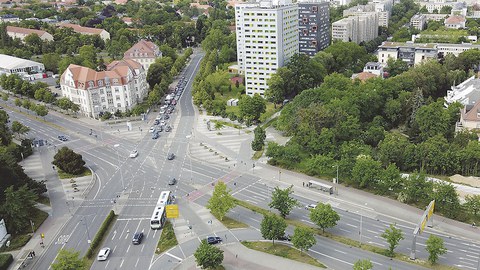 Der Fritz-Foerster-Platz soll in den nächsten Jahren umgestaltet werden. Damit das »Tor zum TUD-Campus« ein lebendiger und stimmiger urbaner Ort wird, sucht das Dresdner Stadtplanungsamt viele gute Ideen. Auch Experten der TUD sind beteiligt.