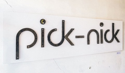 Die alte Leuchtreklame des »pick-nick«.