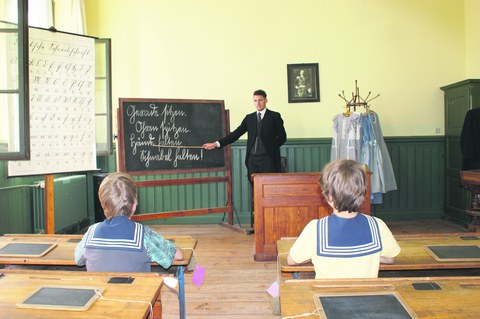 Im Schulmuseum Dresden können Kinder auch Unterricht wie zu Kaisers Zeiten erleben.