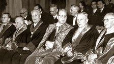 Schwarz-Weiß-Aufnahme von früheren Professoren der TU Dresden