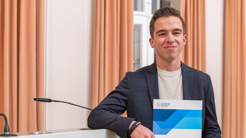 Julian Bayer