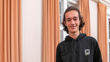 Ben Geisler mit Urkunde