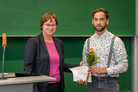 Dr. Cornelia Hähne and prizewinner Felix Weber