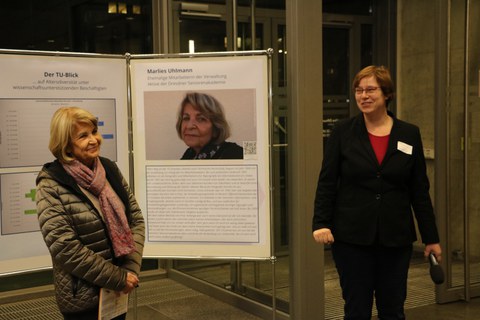 Marlies Uhlmann von der Seniorenakademie und Dr. Cornelia Hähne