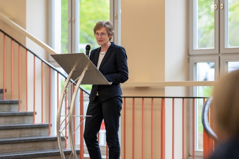 Prof.in Schötz
