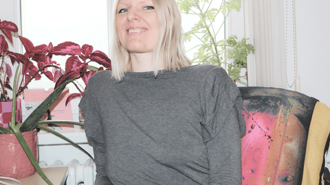 A portrait picture of Zoe Rühle.
