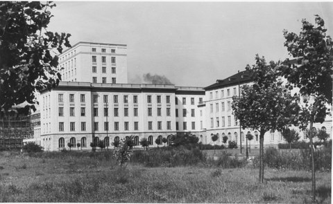 HfV-Gebäude von Südwesten gesehen