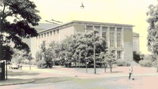 Hörsaalgebäude am Fritz-Förster-Platz