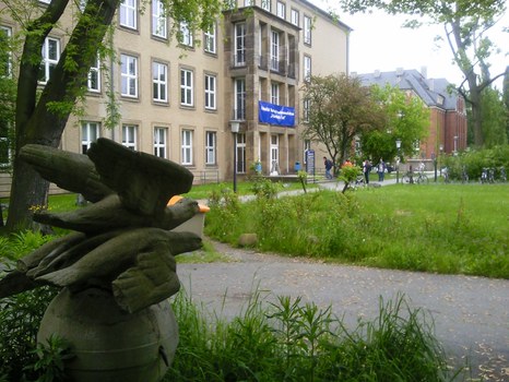 Vogelbrunnen am Potthoff-Bau Hettnerstraße