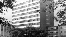 Lehrgebäude II, Hochhaus und Hörsaalanbau der Pädagogischen Hochschule Dresden an der Albertstraße (ehem. Straße der Einheit)