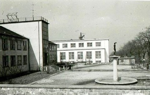 Barkhausenbau nach Fertigstellung um 1956