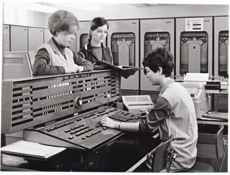 Jugendkollektiv am Rechner URAL 14 1971