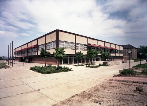 Neue Mensa Bergstraße nach Fertigstellung um 1975