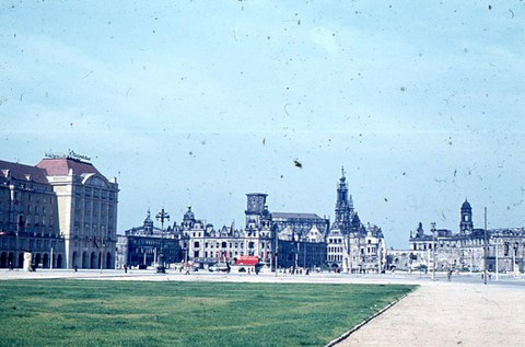 Aufnahme des Altmarktes in Dresden um 1955