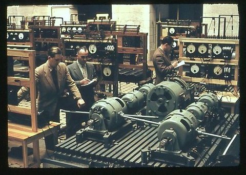 Praktikum im Görges-Bau, Maschinenhalle um 1958.