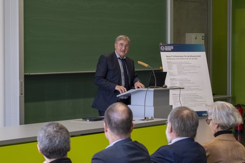 Staatssekretär Prof. Thomas Popp bei seinem Grußwort