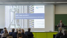 Keynote von Prof. Dr. Ramin Yahyapour mit Publikum im Vordergrund