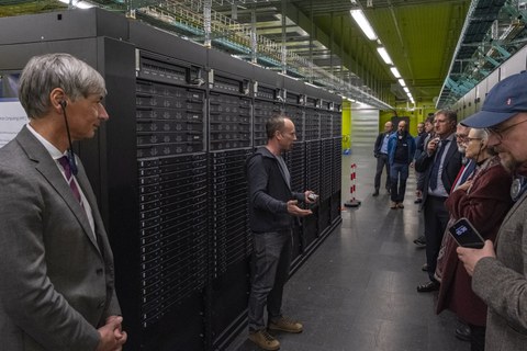 Rechenzentrumsführung für die Gäste