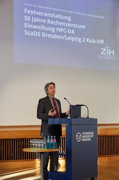 Jubiläumsfeier und Einweihung HPC-DA im Festsaal am 31. Januar 2019, Begrüßung durch den Rektor