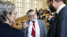 Prof. Dr. Ursula M. Staudinger (TU Dresden, Rector), Dr. Wolfgang E. Nagel (ScaDS.AI Dresden/Leipzig, Director) and Sebastian Gemkow (SMWK, Saxon Minister of Science) (fLTR)