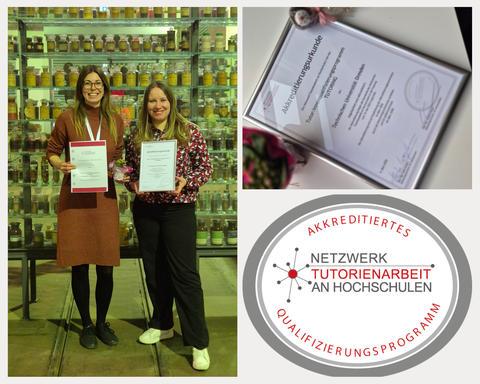 Zwei Frauen stehen vor einer Wand mit historischen Glasgefäßen und halten Urkunden sowie eine Blume in den Händen.