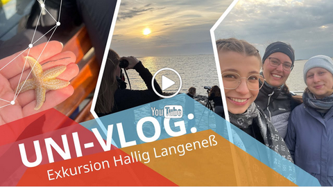 Vorschaubild des Uni-Vlogs „Exkursion Hallig Langeneß“: Drei Studierende lächeln in die Kamera, im Hintergrund Sonnenuntergang am Meer. Links ein Seestern in einer Hand.