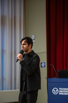 Bhavay Arora präsentiert seinen Pitch