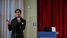 Bhavay Arora präsentiert seinen Pitch.
