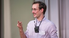 Klemens Bremmel präsentiert seinen Pitch. 