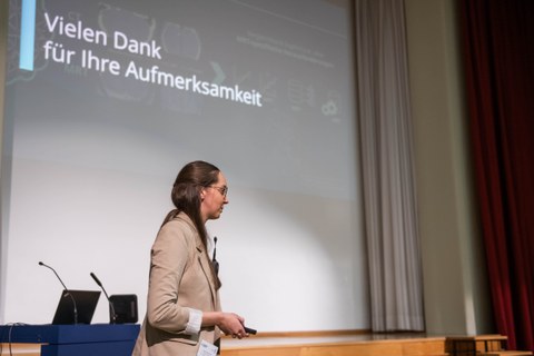 Sandra Theresa Porath präsentiert ihren Pitch 