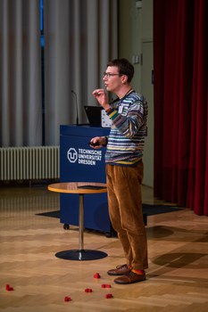 Tom Stieler präsentiert seinen Pitch.