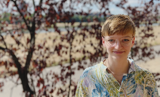 Auf diesem Foto ist Fundus Inklusion Teammitglied und studentische Hilfskraft Caroline Groß zu sehen.