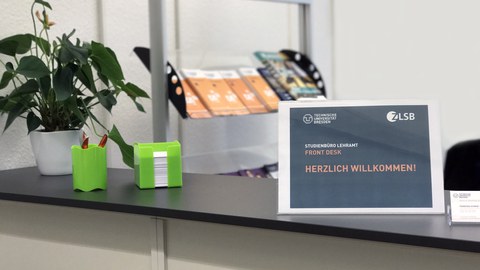 Bild des Front Desk im Studienbüro Lehramt am ZLSB