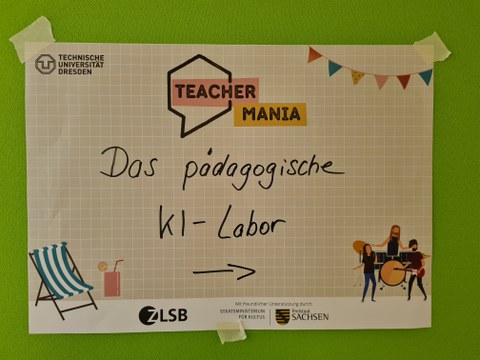 Ein Hinweisschild auf dem geschrieben steht: "Das pädagogische KI Labor""